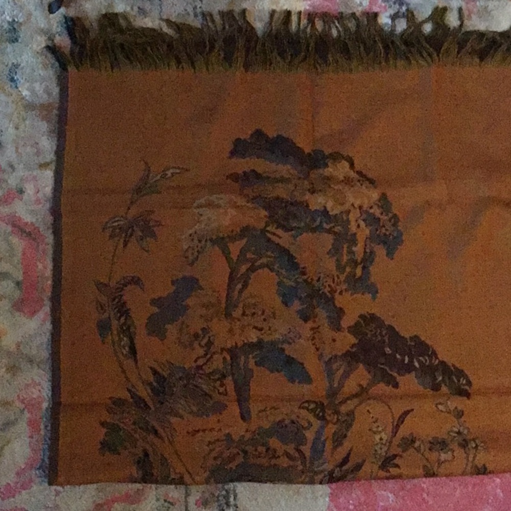 Large Floral Petrusse Fine Wool Wrap